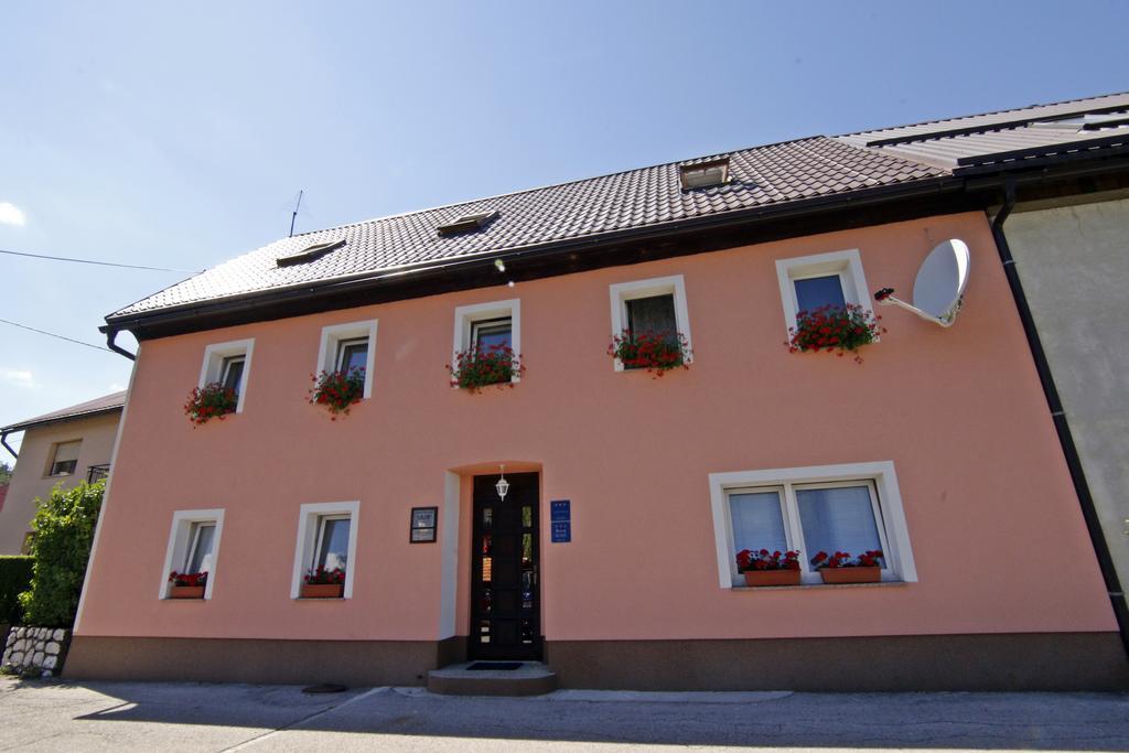 Apartment House Lalita Fužine Esterno foto