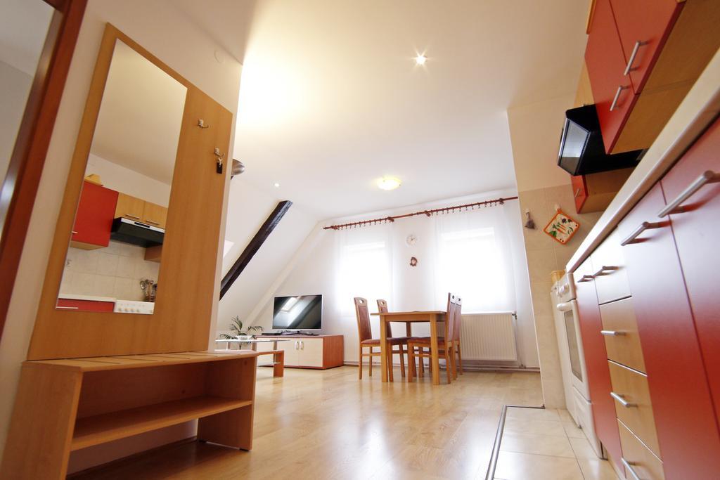 Apartment House Lalita Fužine Esterno foto